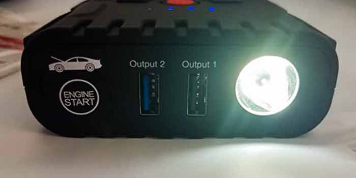 NEXPOW 2000A jump starter ports and light