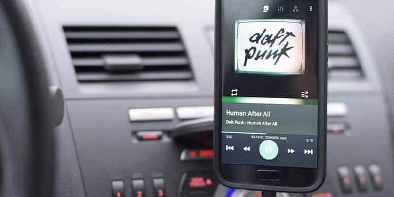 4 ways you can Listen Music in your Car